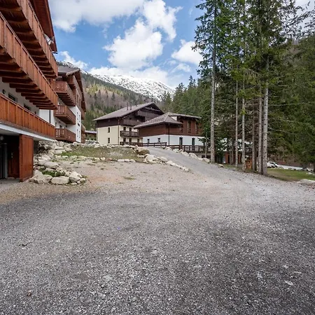 Srdiecko - Sauna In Smaller - Highest In Europe - Fireplace - In The Forest Apartment